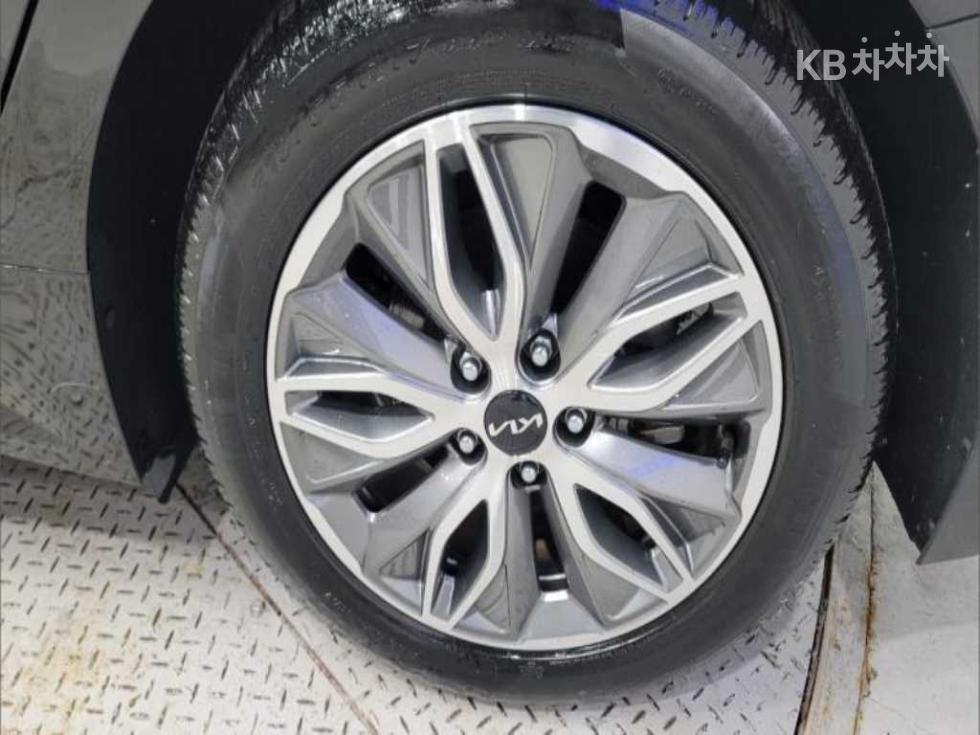 2022 - kia k5