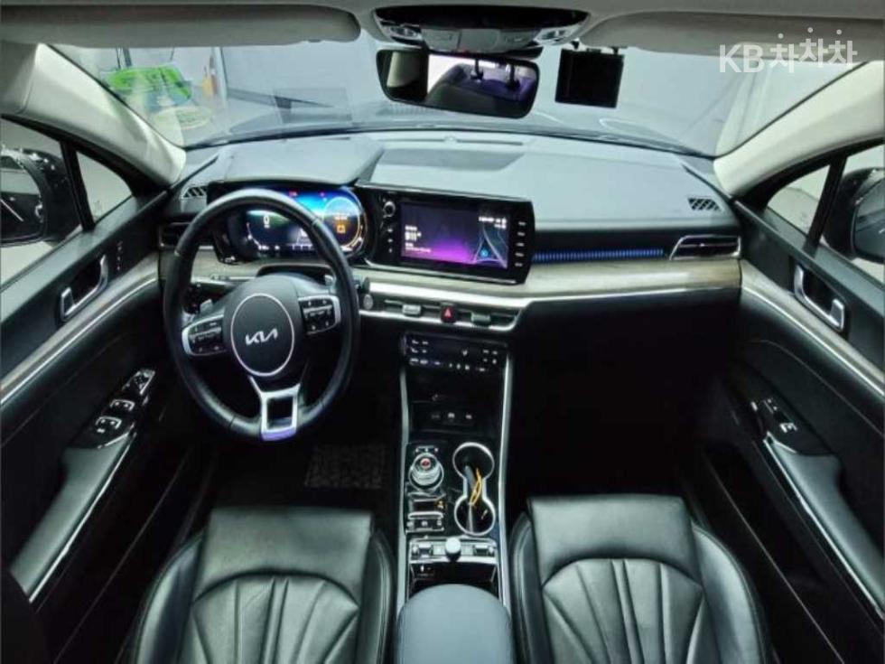2022 - kia k5