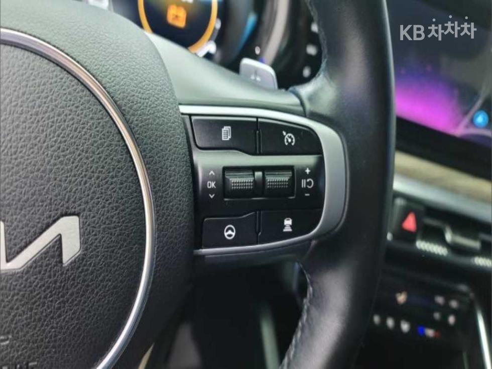 2022 - kia k5
