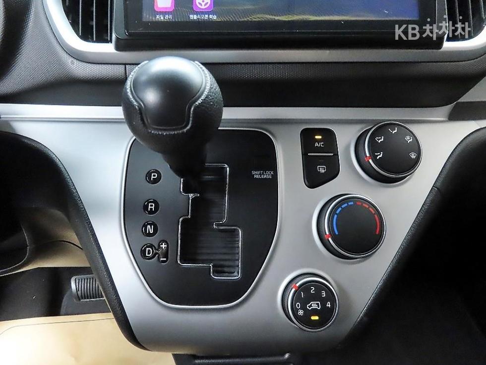2022 - kia ray