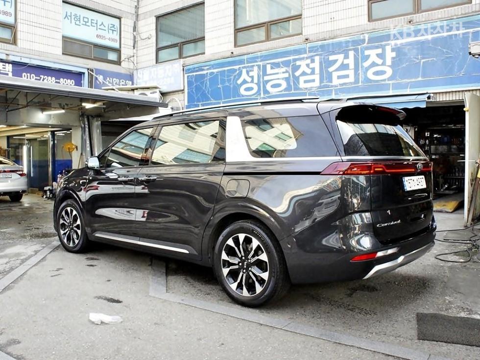 2021 - kia carnival