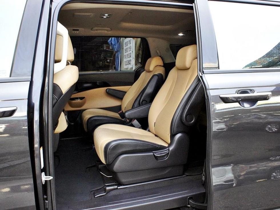 2021 - kia carnival
