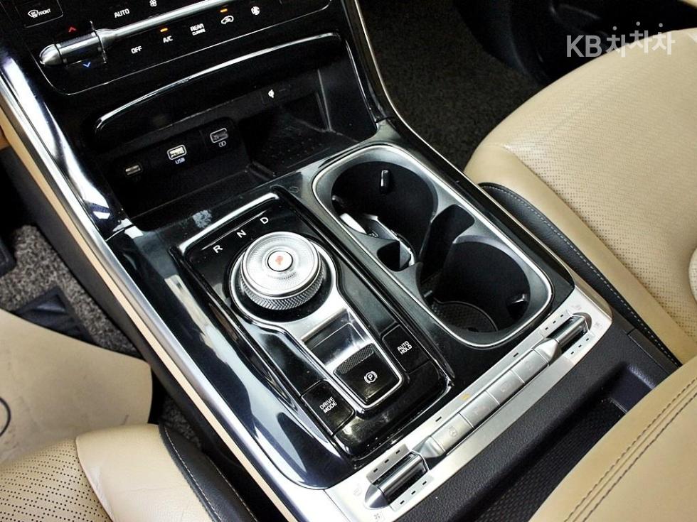 2021 - kia carnival