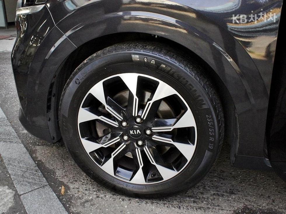 2021 - kia carnival