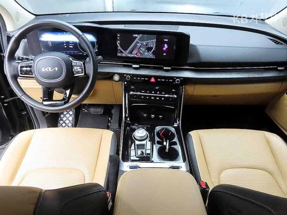 2023 Kia 4 photo