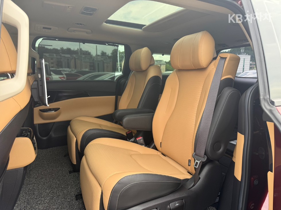 Kia Carnival — miniaturë 8