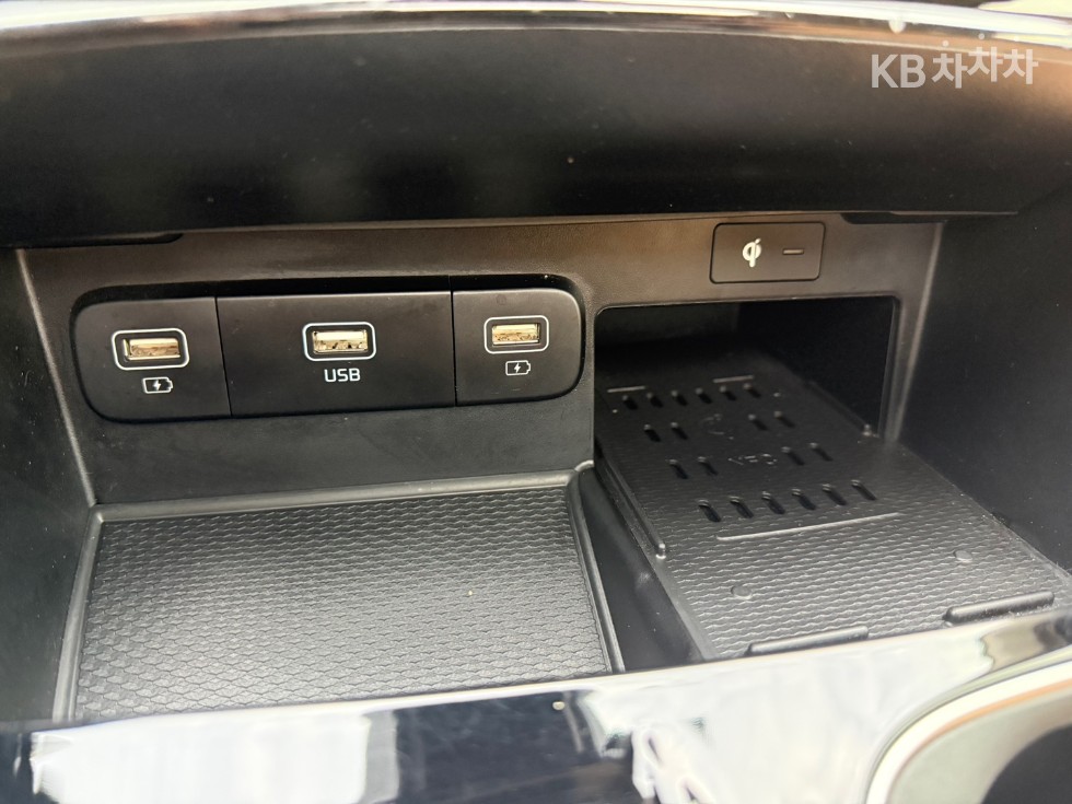 Kia Carnival — miniaturë 17