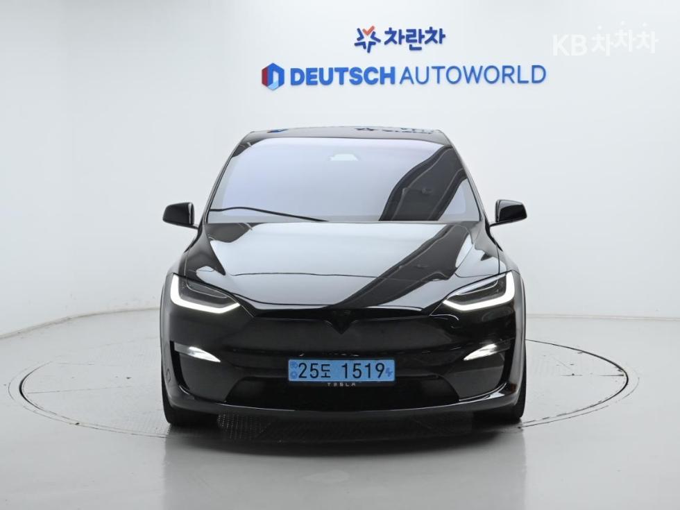Tesla Model X — miniaturë 3