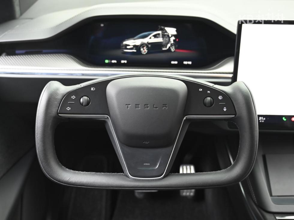 Tesla Model X — miniaturë 13
