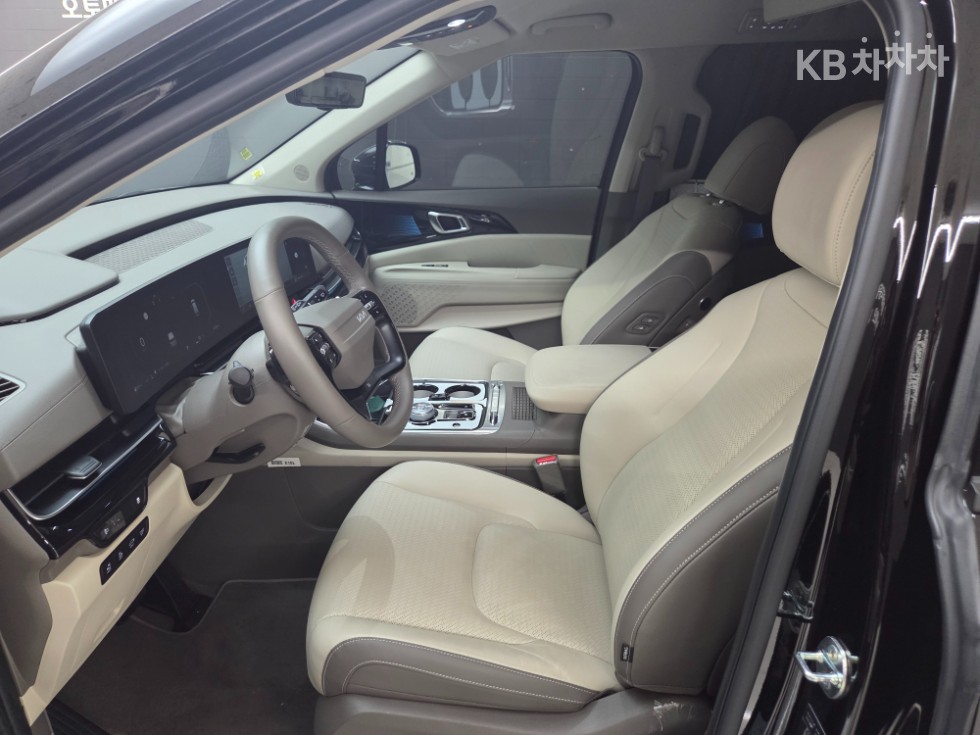 Kia Carnival — miniaturë 7