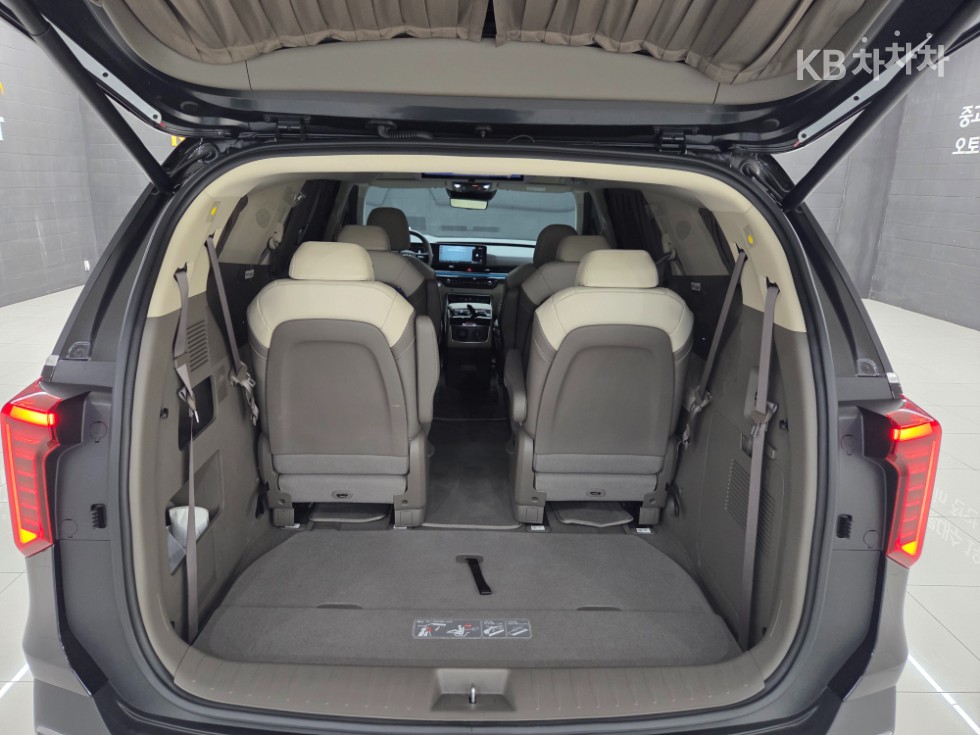 Kia Carnival — miniaturë 18