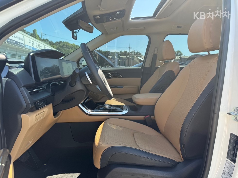Kia Carnival — miniaturë 7
