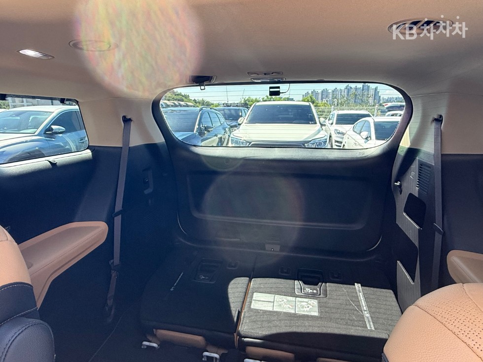 Kia Carnival — miniaturë 9