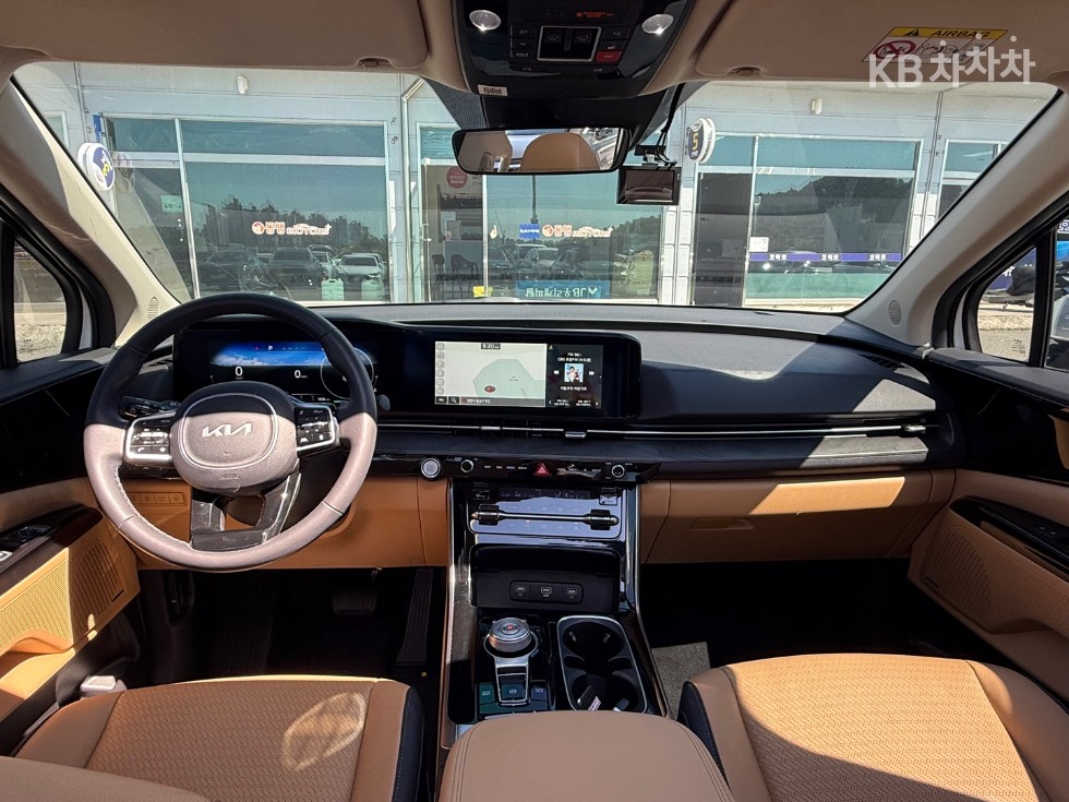 Kia Carnival — miniaturë 10