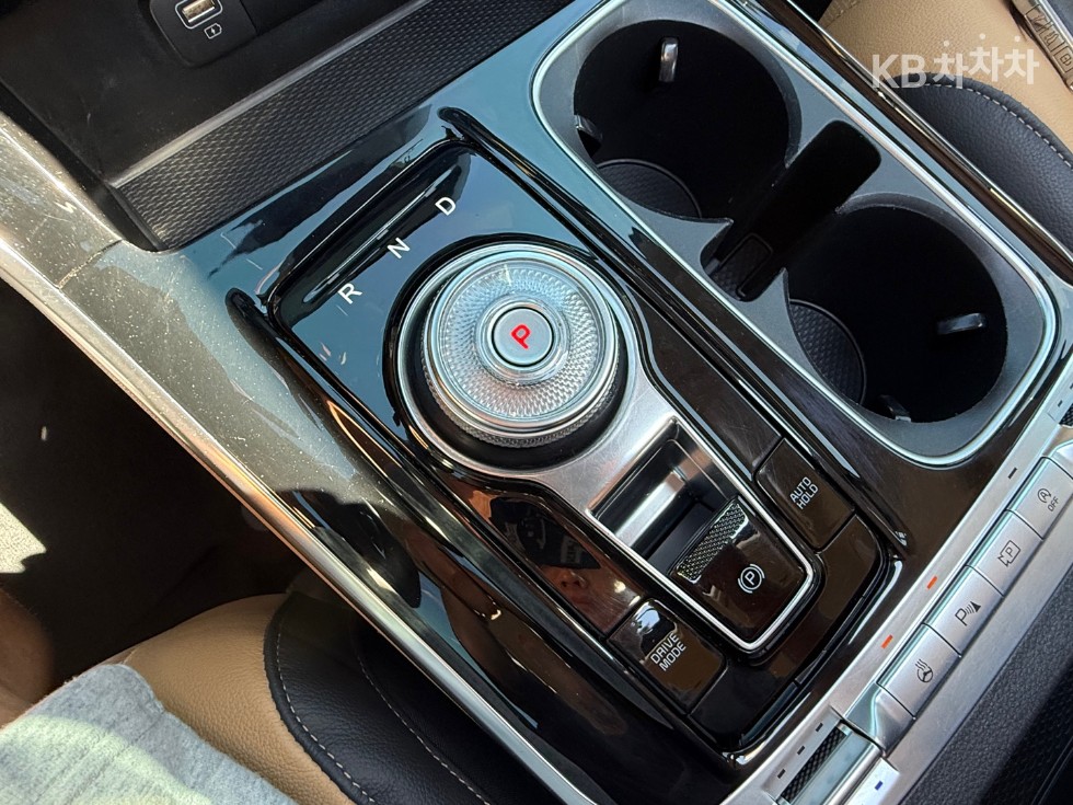 Kia Carnival — miniaturë 17