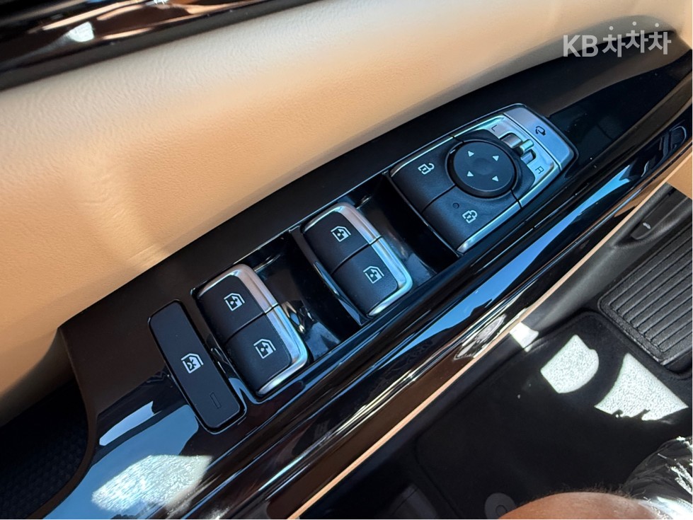 Kia Carnival — miniaturë 20