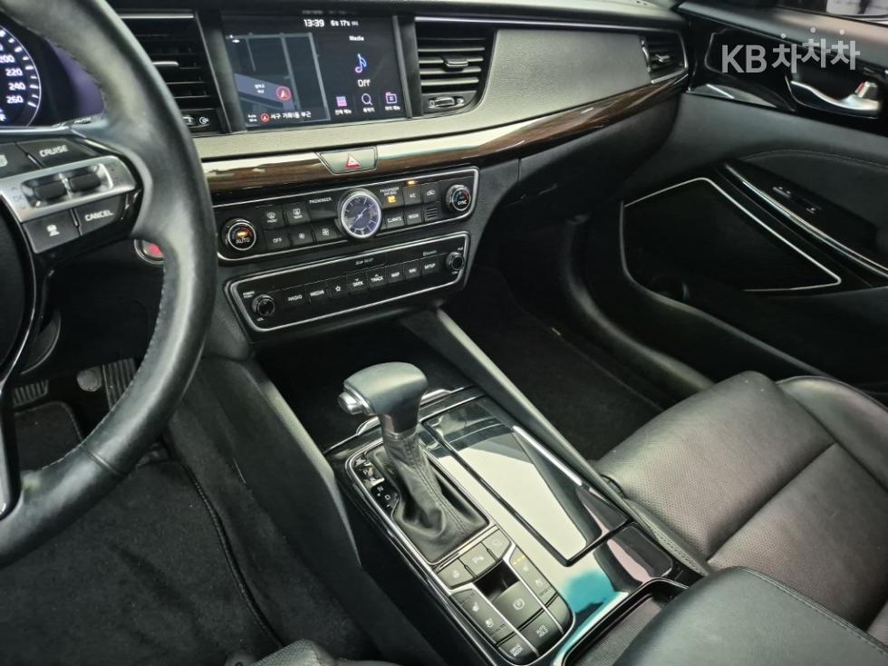 2019 - kia k7