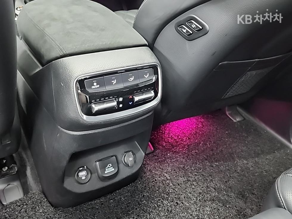 2021 - kia mohave