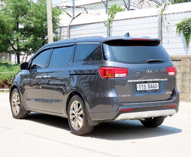 2016 - kia carnival
