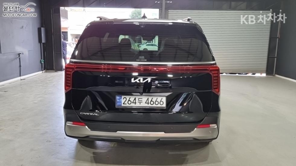 2025 - kia carnival
