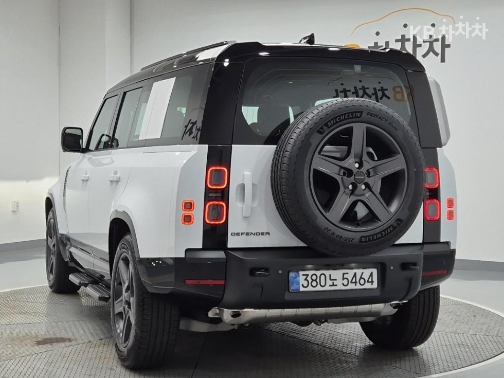 Land Rover Defender — miniaturë 2