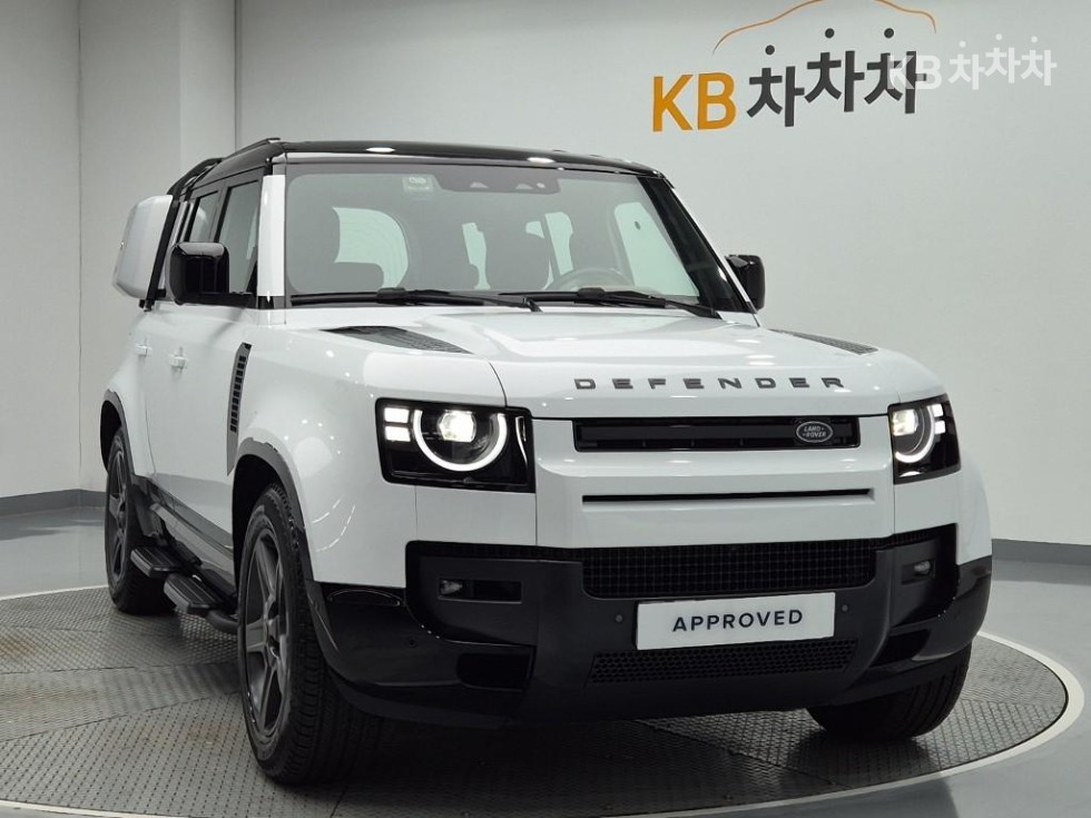 Land Rover Defender — miniaturë 4
