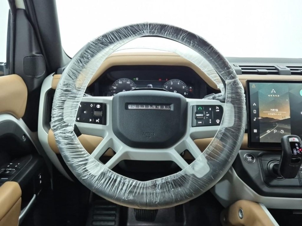 Land Rover Defender — miniaturë 9