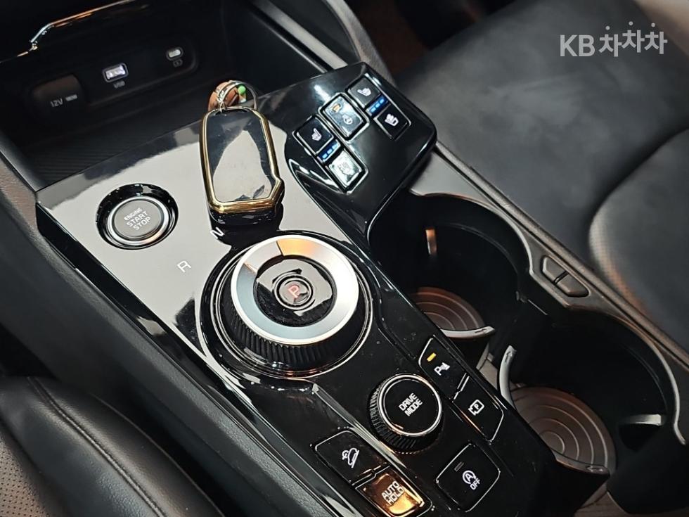 2022 - kia sportage