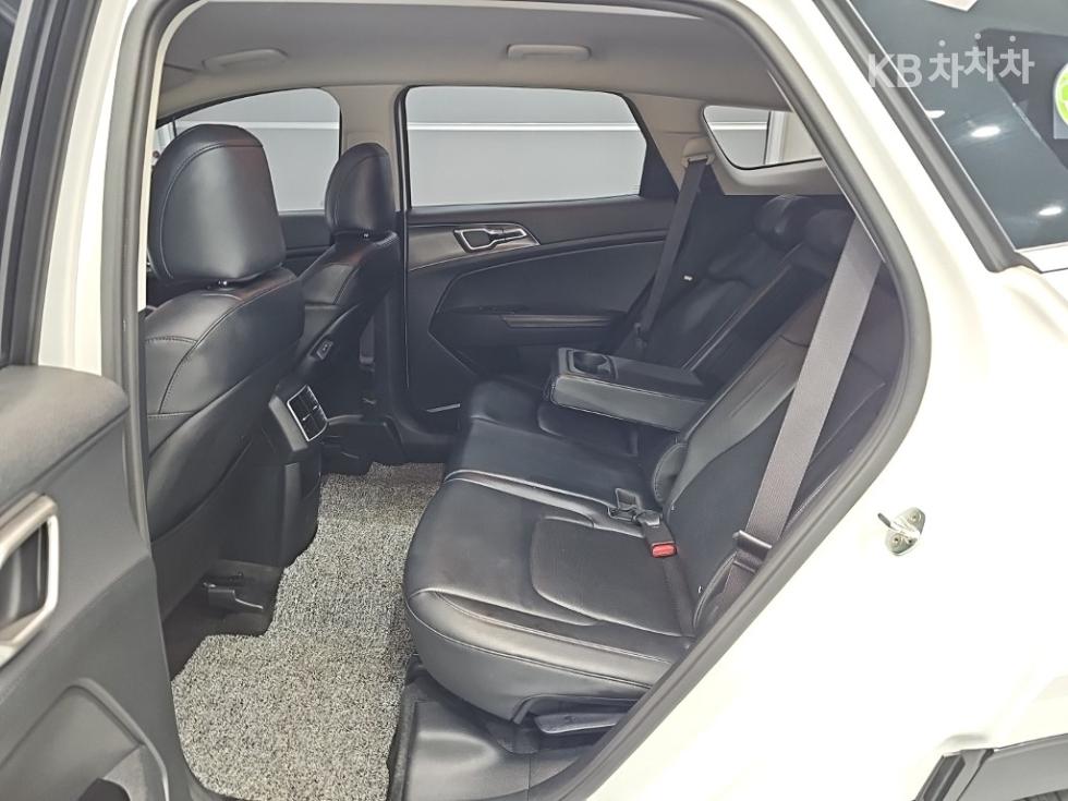 2022 - kia sportage