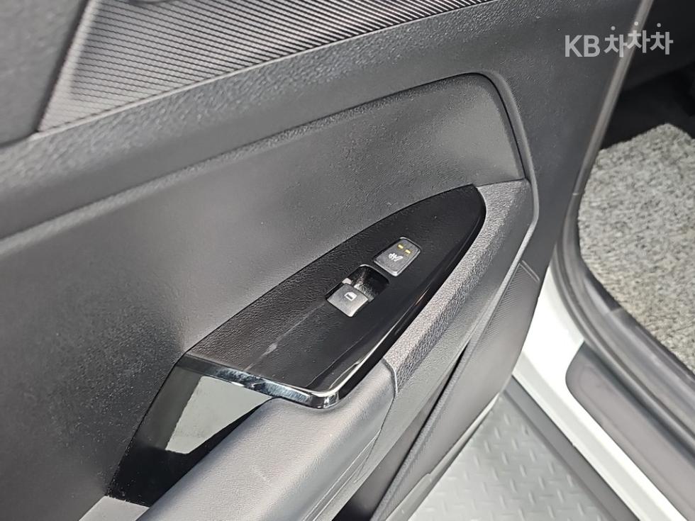 2022 - kia sportage
