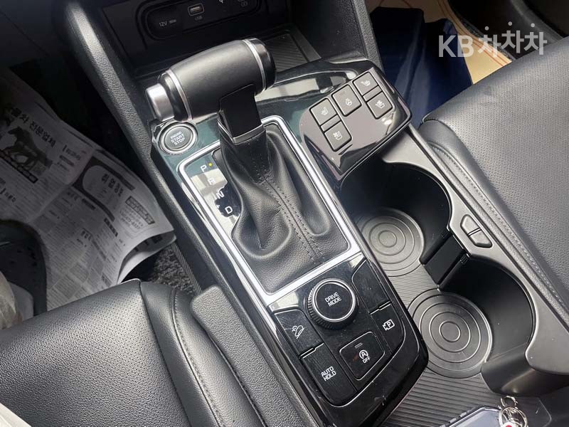 2022 - kia sportage