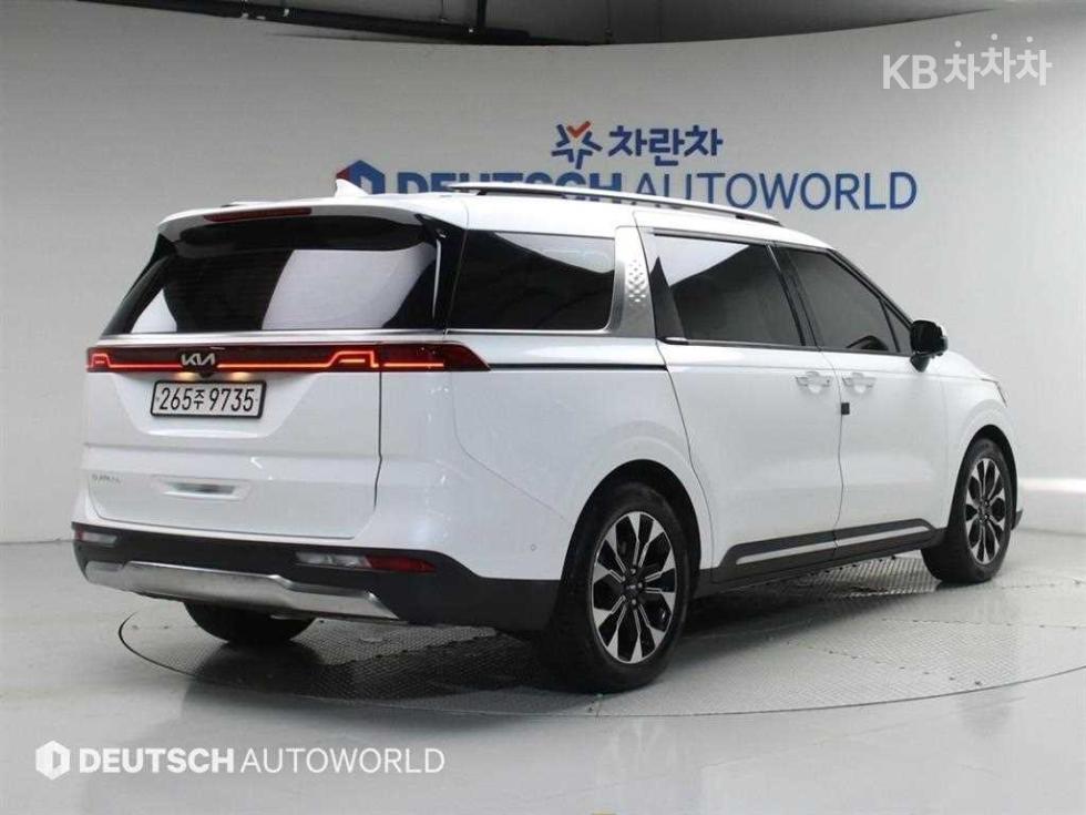 2023 - kia carnival