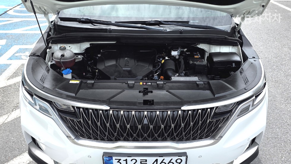 2022 - kia carnival