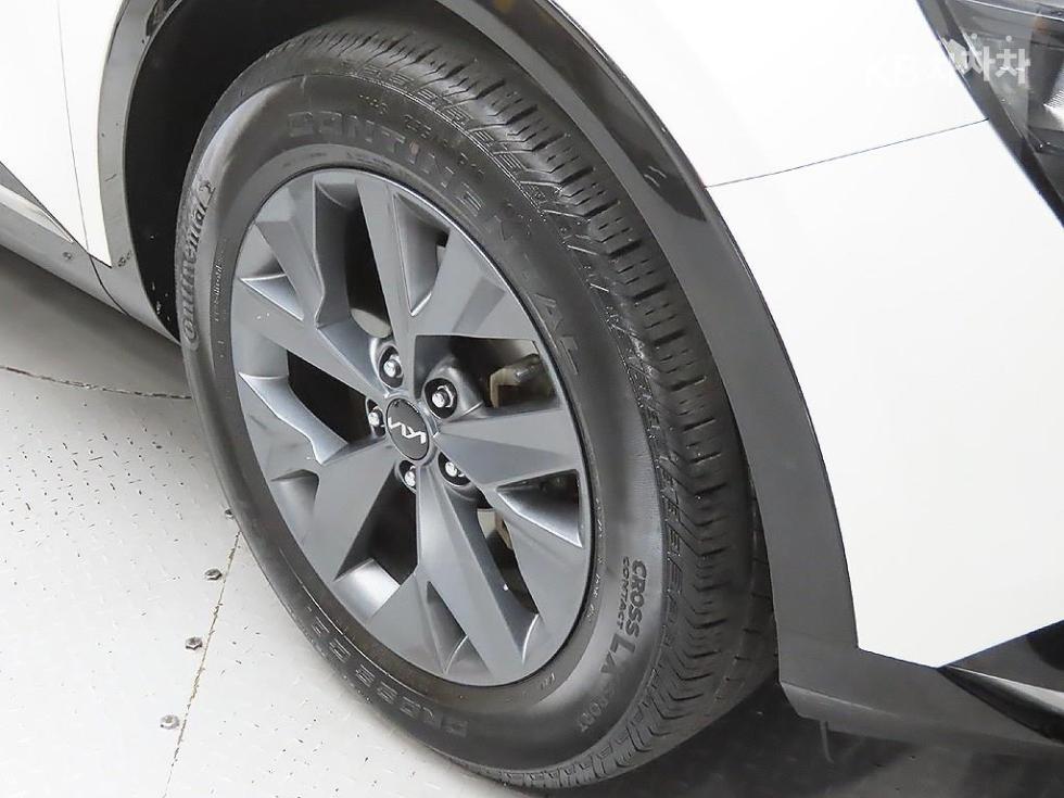 2022 - kia sportage