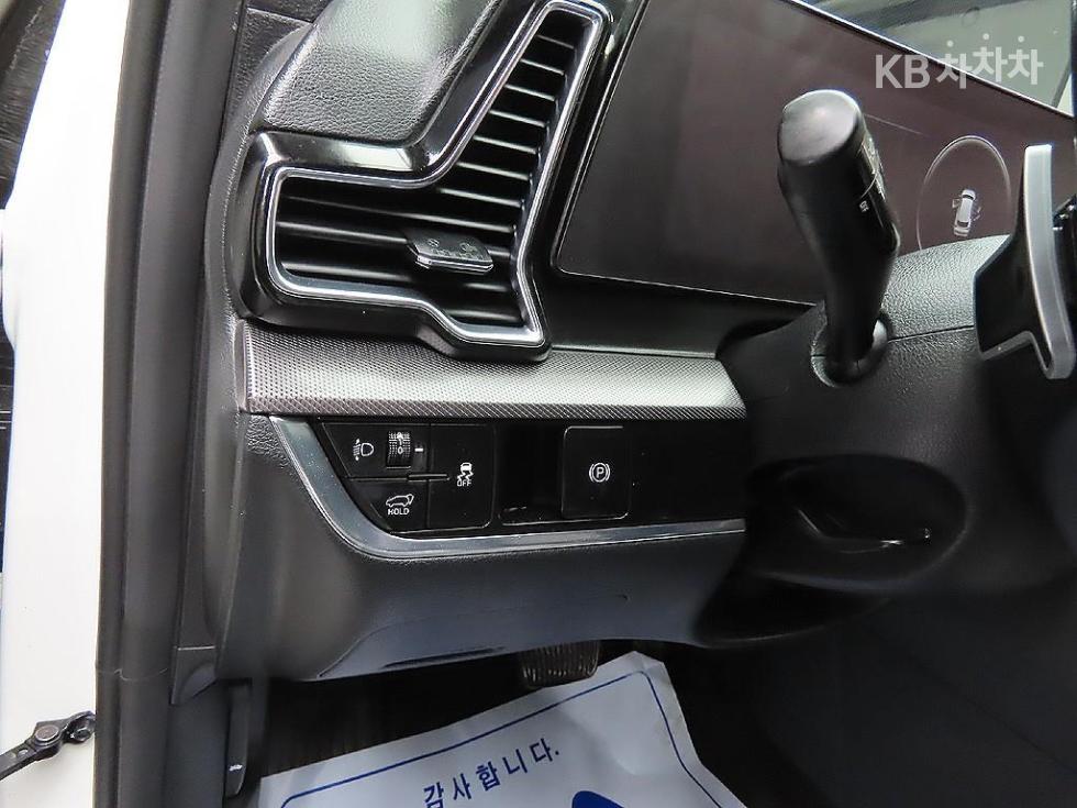 2022 - kia sportage