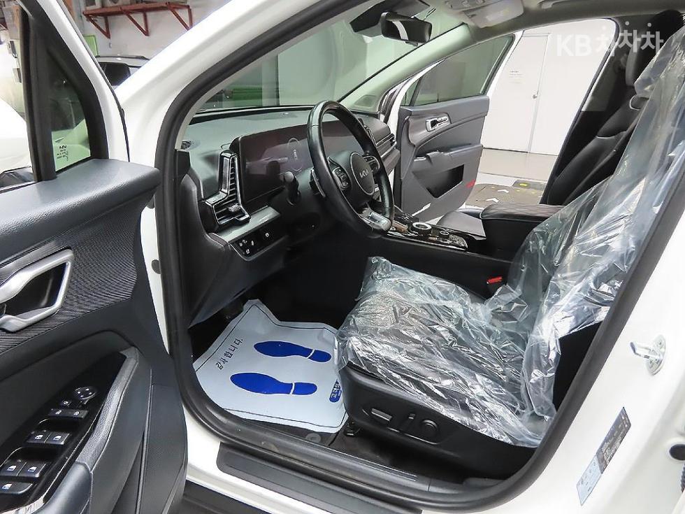 2022 - kia sportage