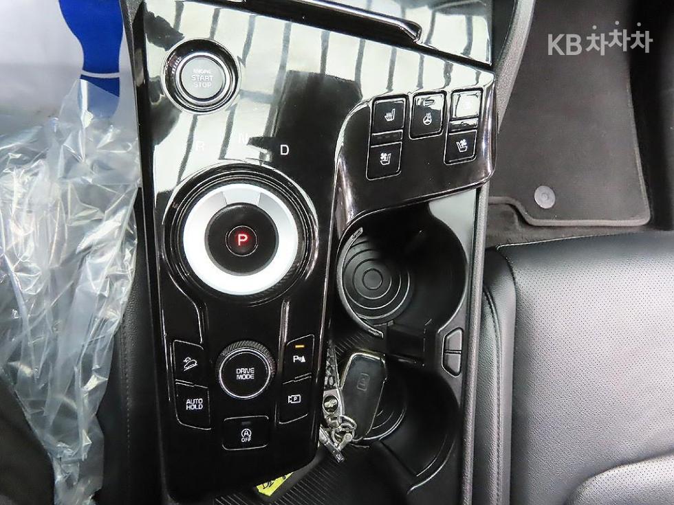 2022 - kia sportage