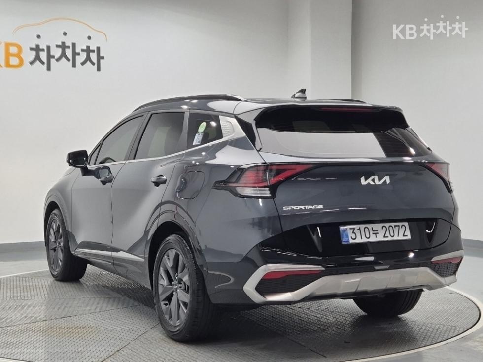 2022 - kia sportage