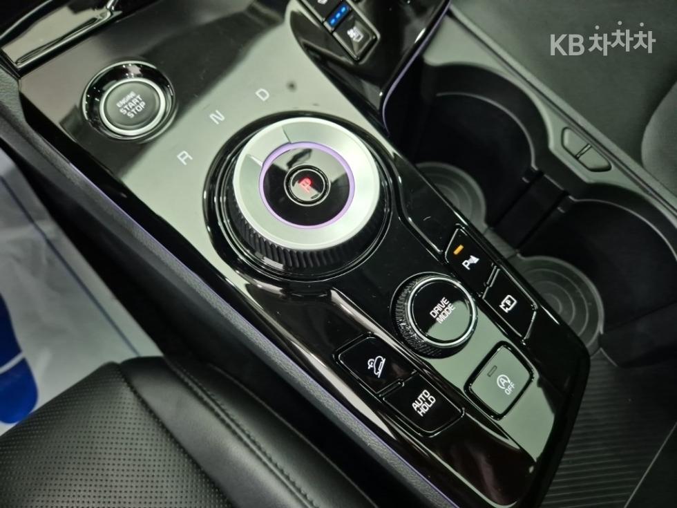 2022 - kia sportage