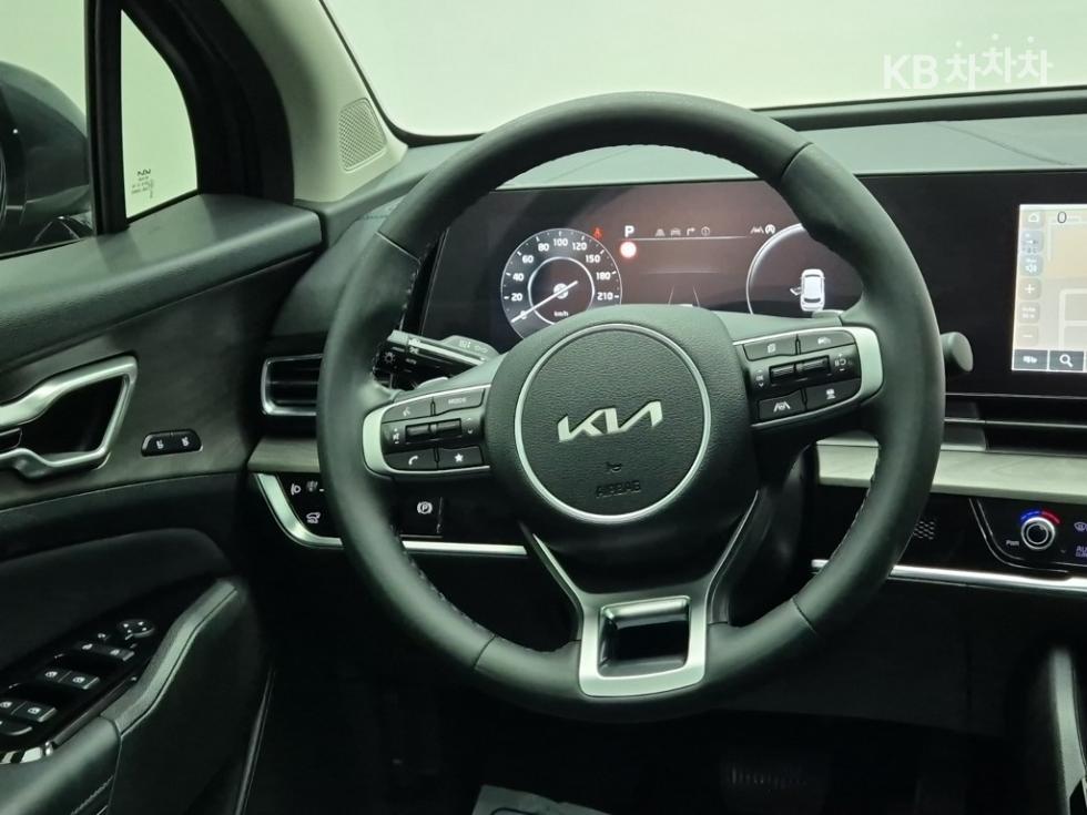 2022 - kia sportage