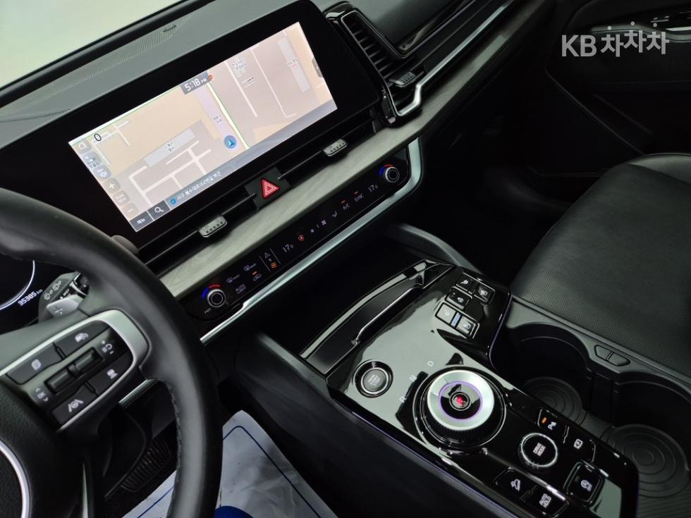 2022 - kia sportage