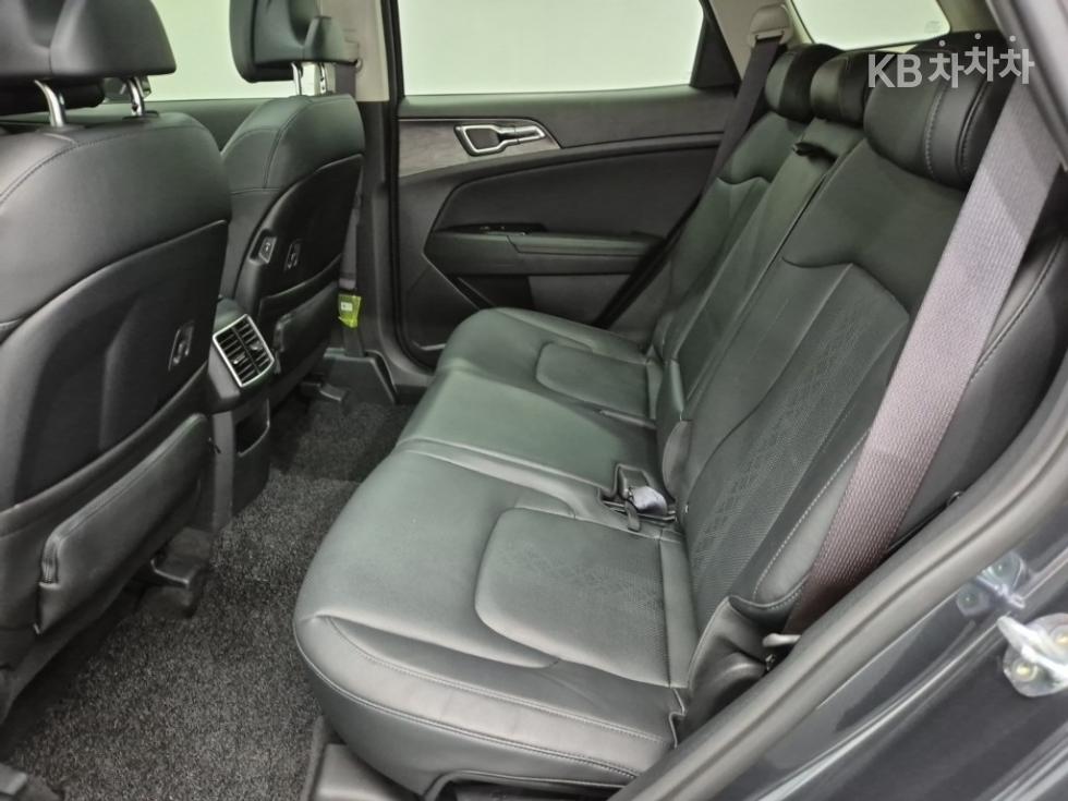 2022 - kia sportage