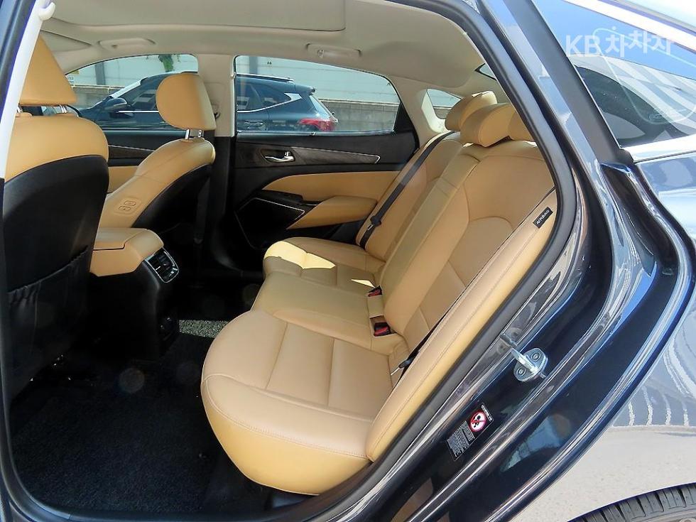 2020 - kia k7