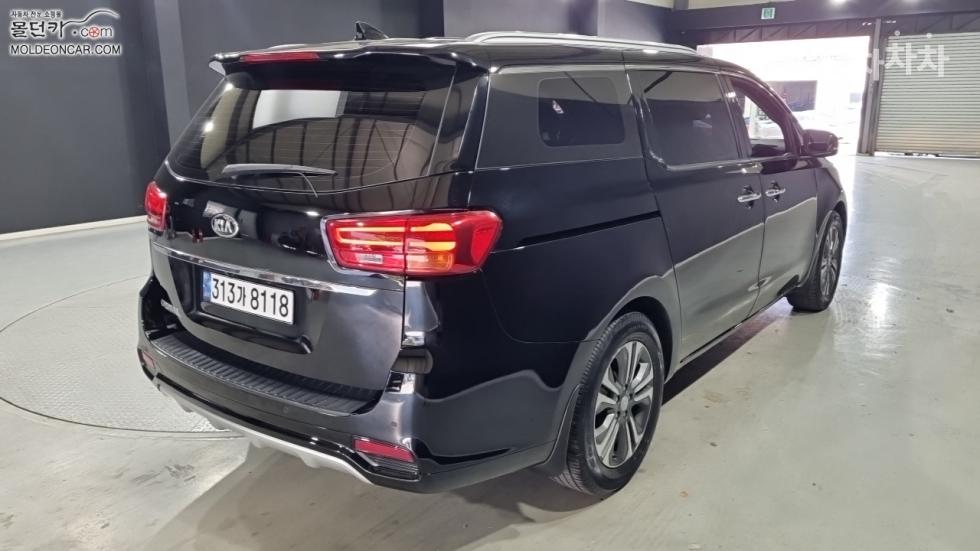 2019 - kia carnival