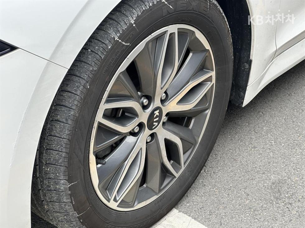 2021 - kia k5