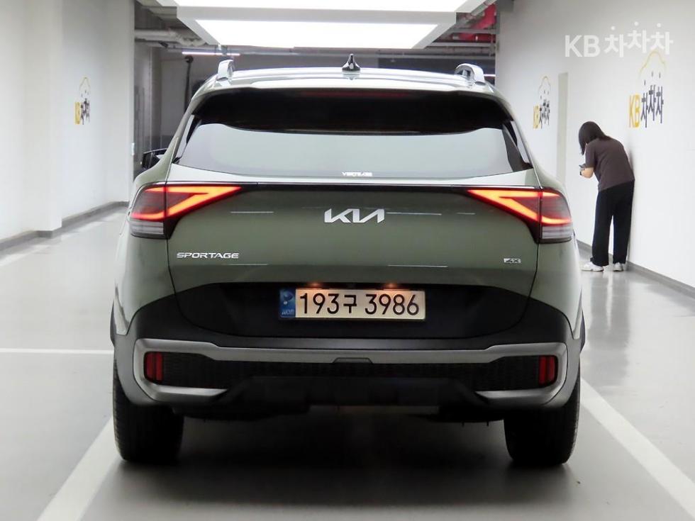 2022 - kia sportage