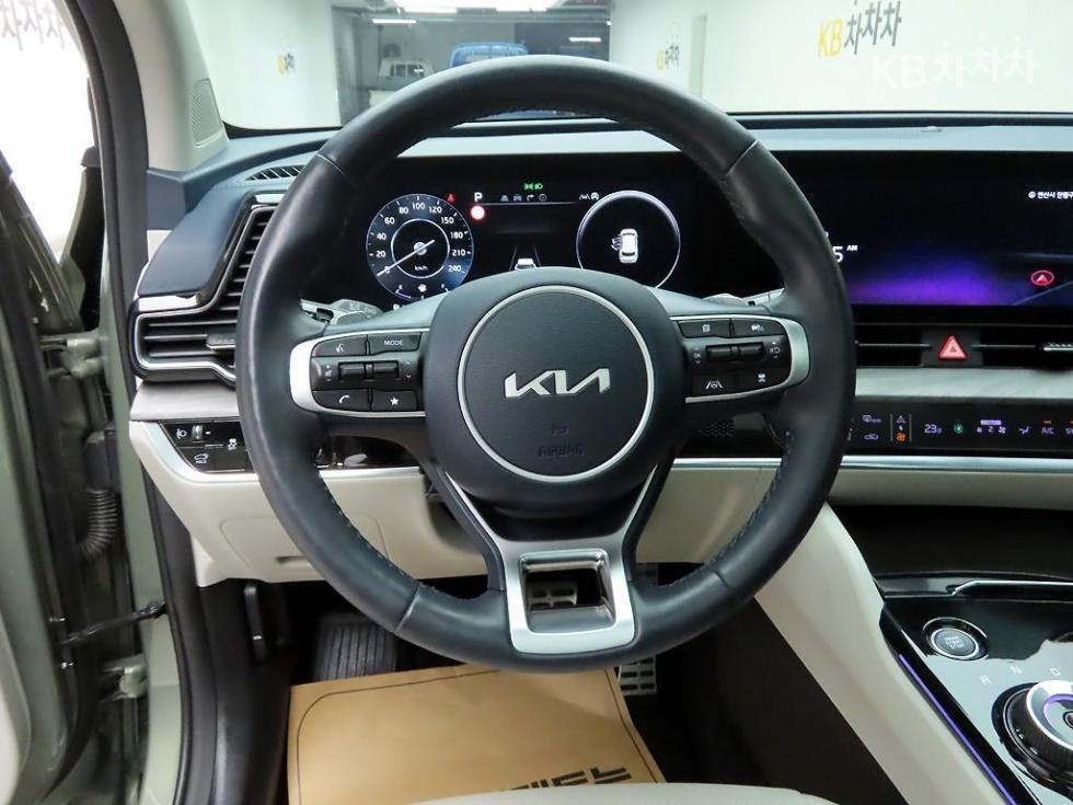 2022 - kia sportage