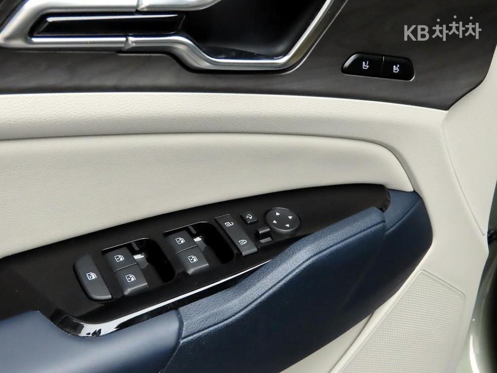 2022 - kia sportage