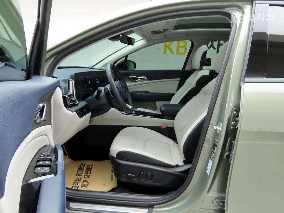 2022 - kia sportage