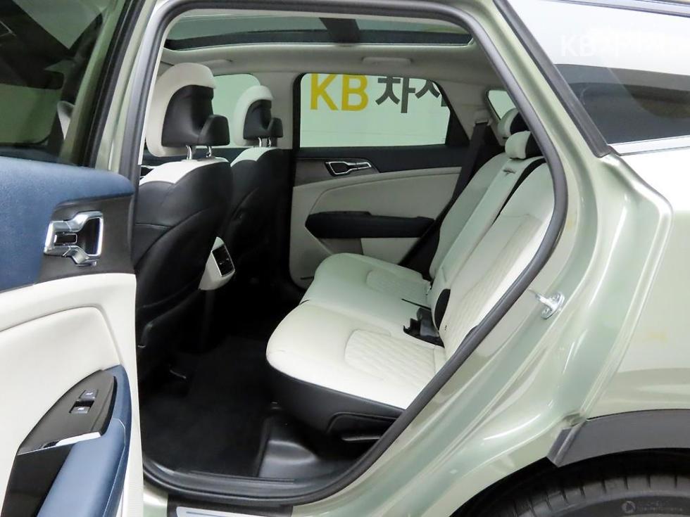 2022 - kia sportage